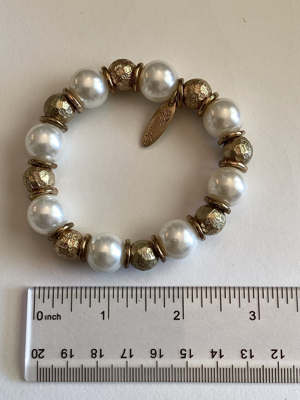 Plunder White Pearl and‎ Gold Bead Stretch Bracelet - Picture 2 of 3